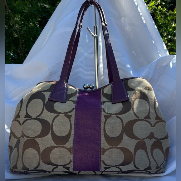 Coach VGUC Kiss lock bag - Picture 3 of 16